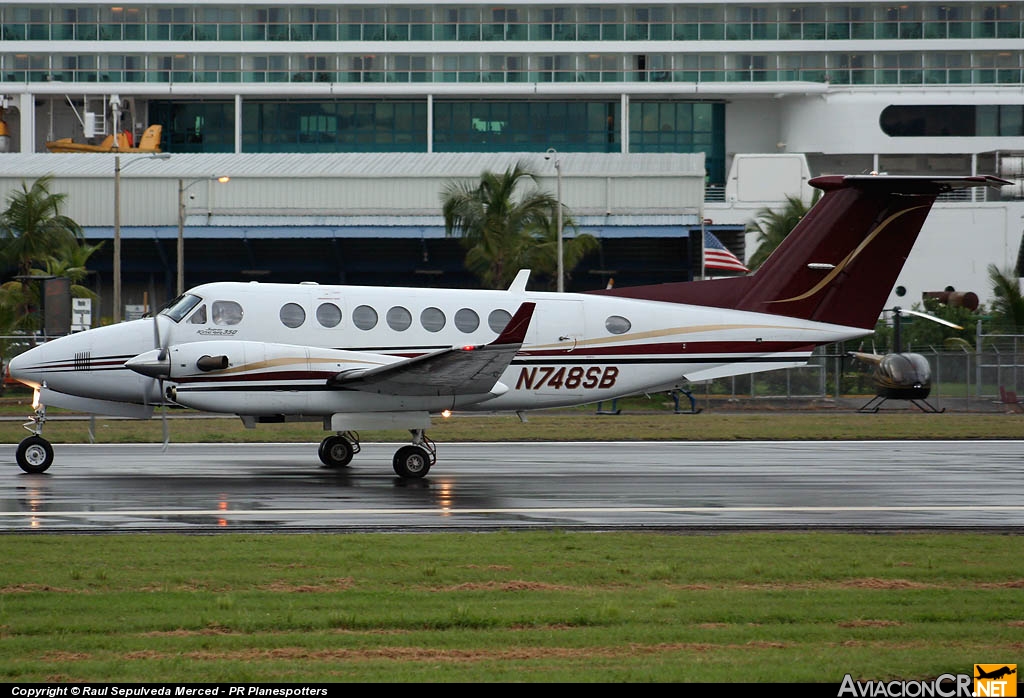 N748SB - Beechcraft B300 King Air 350 - Privado