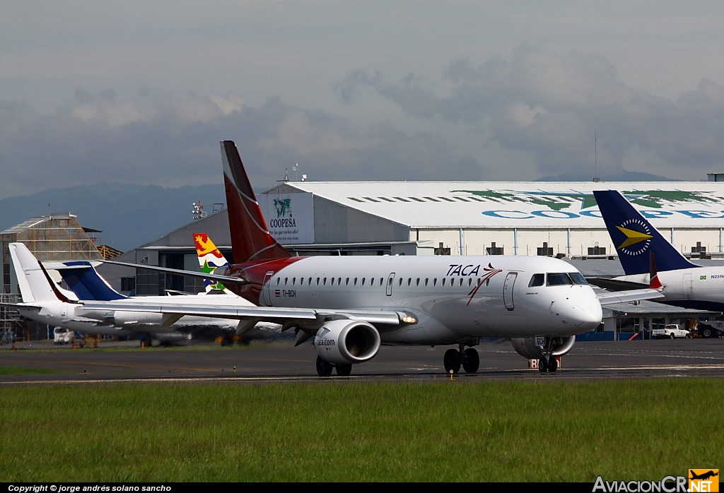 TI-BCH - Embraer 190-100IGW - TACA