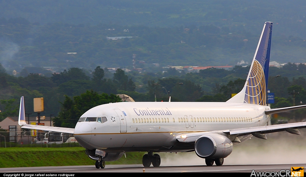 N18220 - Boeing 737-824 - Continental Airlines