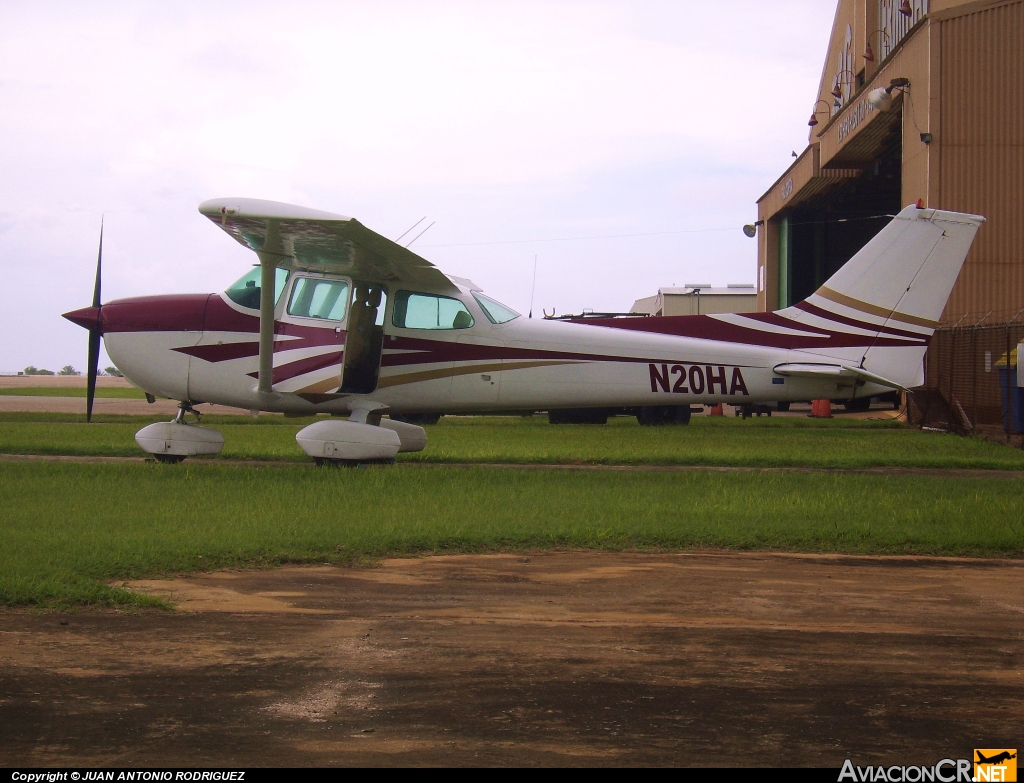 N20HA - Cessna 172M - Privado