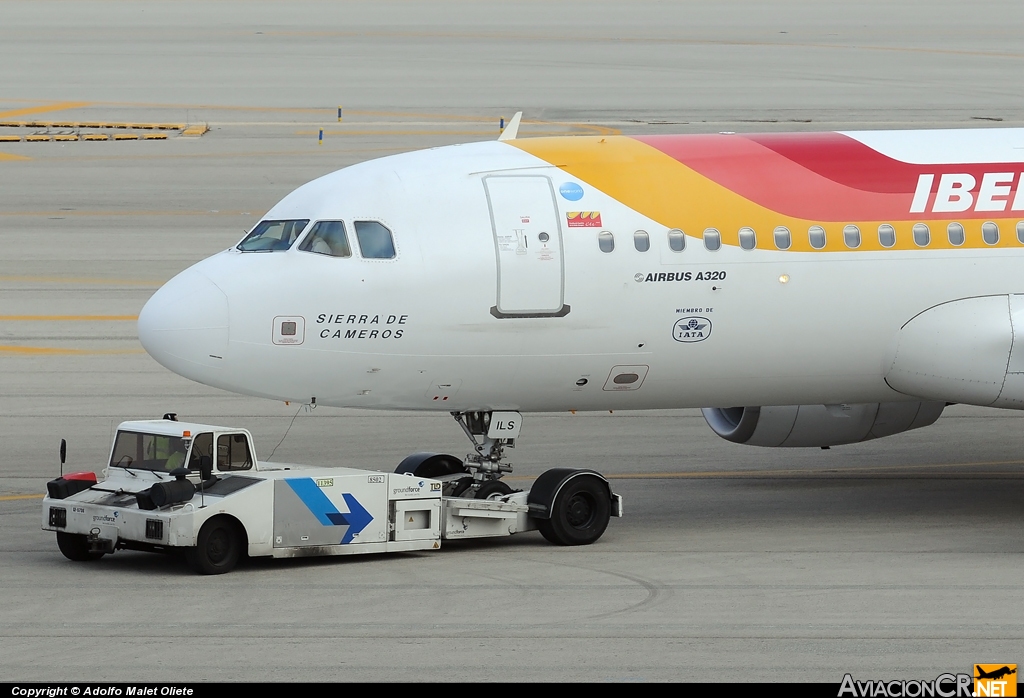 EC-ILS - Airbus A320-214 - Iberia