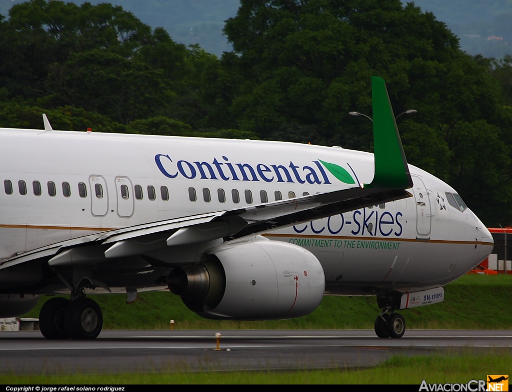 N76516 - Boeing 737-824 - United Airlines