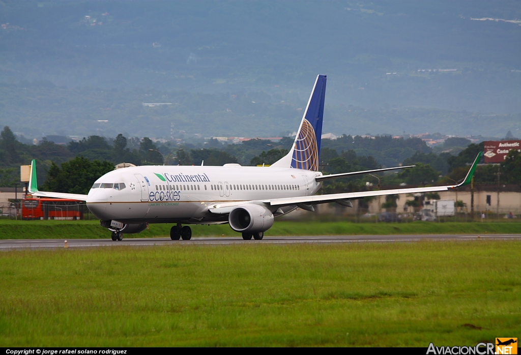 N76516 - Boeing 737-824 - United Airlines