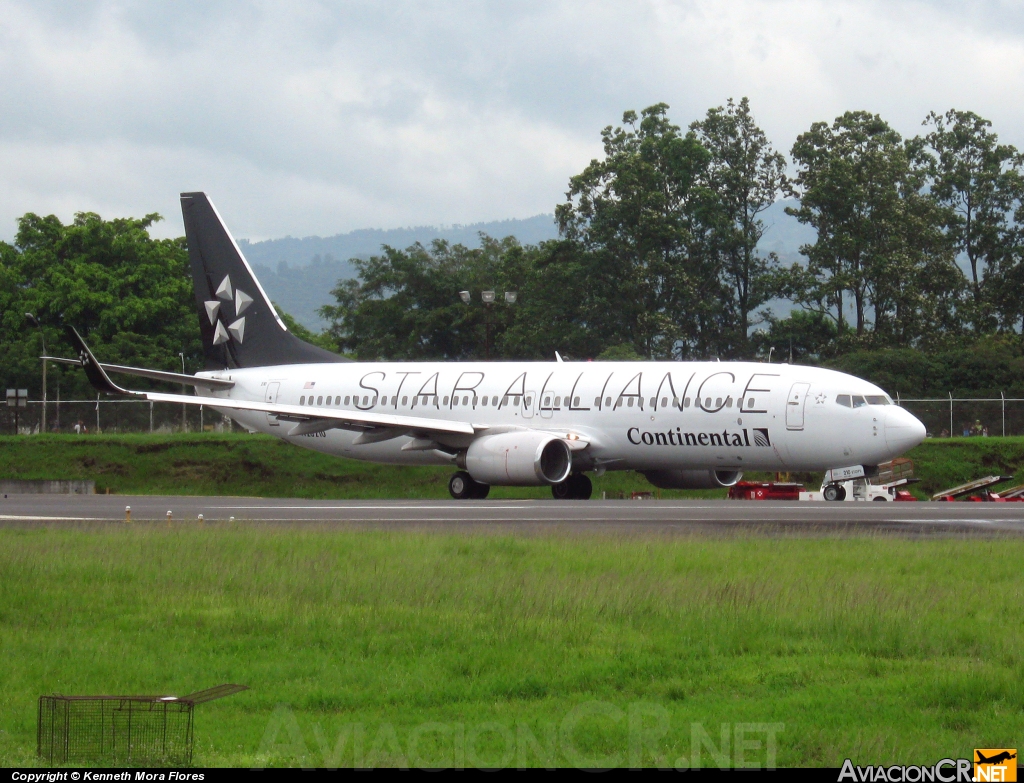 N26210 - Boeing 737-824 - United (Continental Airlines)