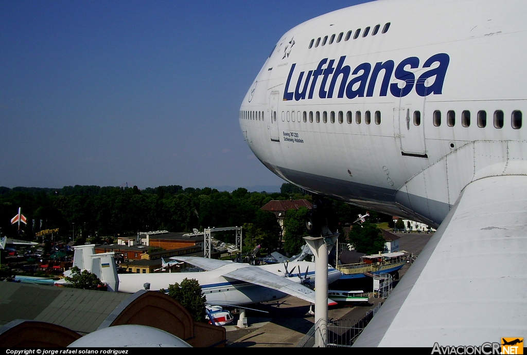 D-ABYM - Boeing 747-230B - Lufthansa