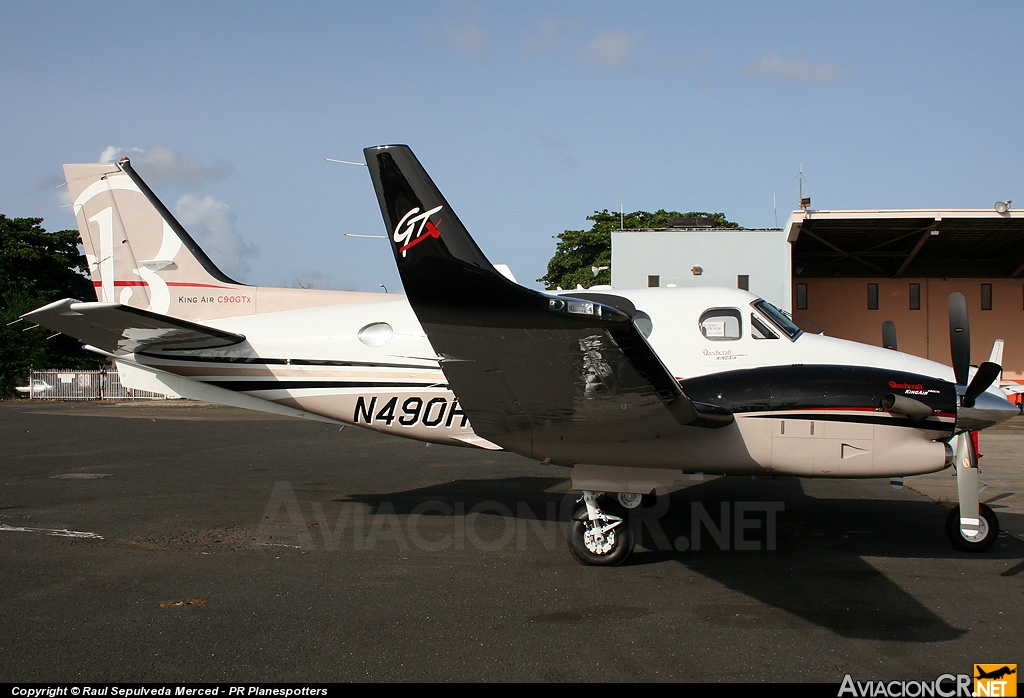 N490HB - King Air C90GTx - Privado