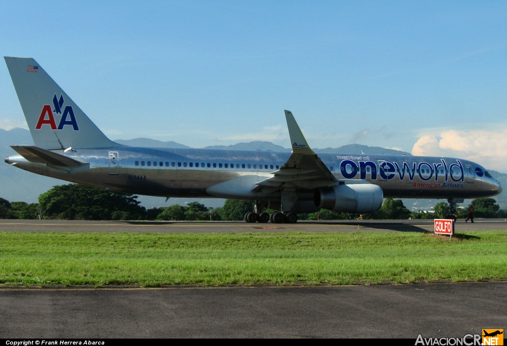 N174AA - Boeing 757-223 - American Airlines