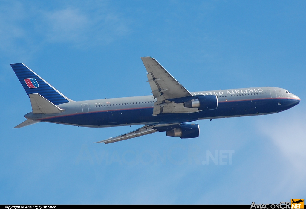 N674UA - Boeing 767-322/ER - United Airlines