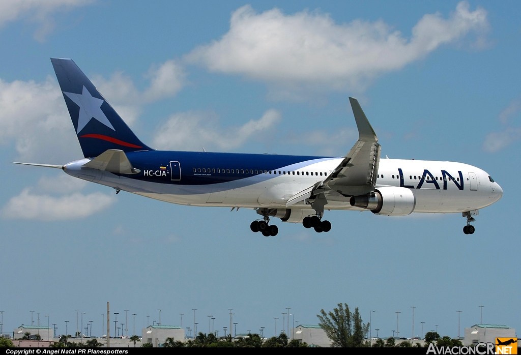 HC-CJA - Boeing 767-316/ER - LAN Ecuador