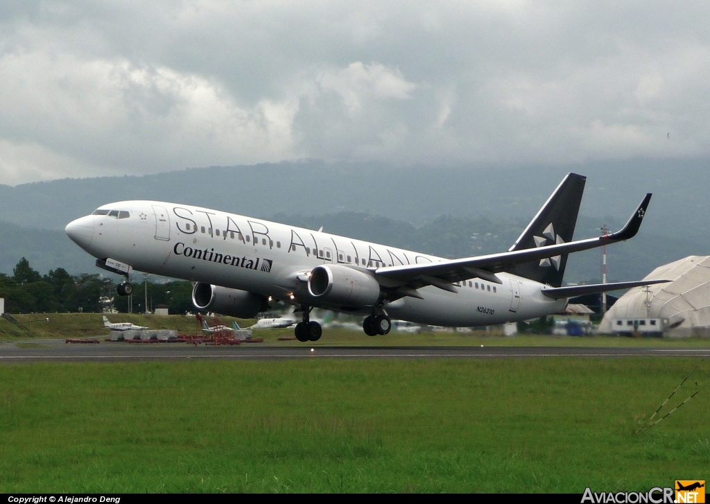 N26210 - Boeing 737-824 - United (Continental Airlines)