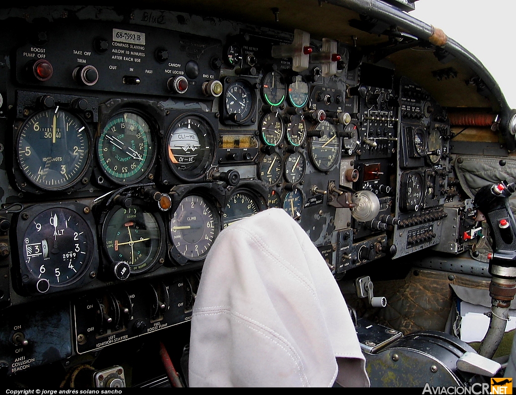 FAC 2135 - Cessna T-37B Tweety Bird - Fuerza Aérea Colombiana