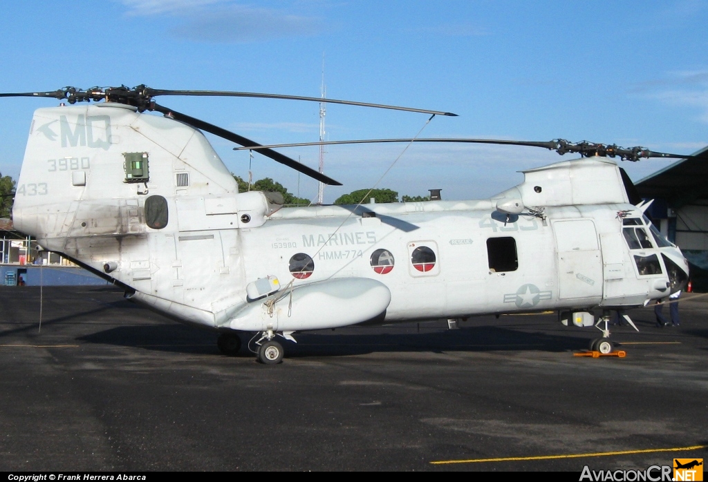 153980 - Boeing Vertol CH-46E Sea Knight (107-II) - USA - Marines