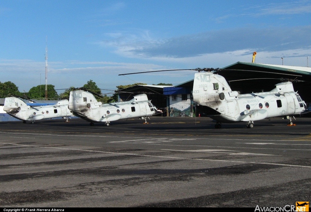 153980 - Boeing Vertol CH-46E Sea Knight (107-II) - USA - Marines