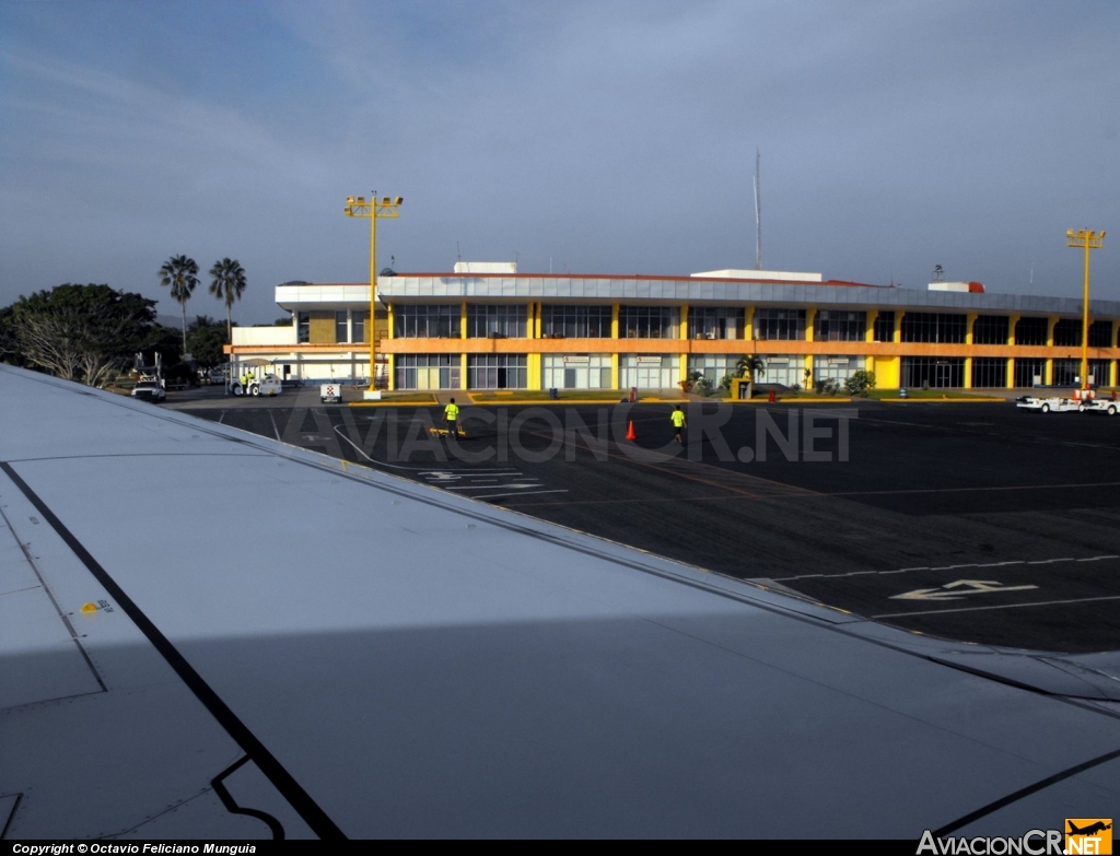 N590AS - Boeing 737-890 - Alaska Airlines