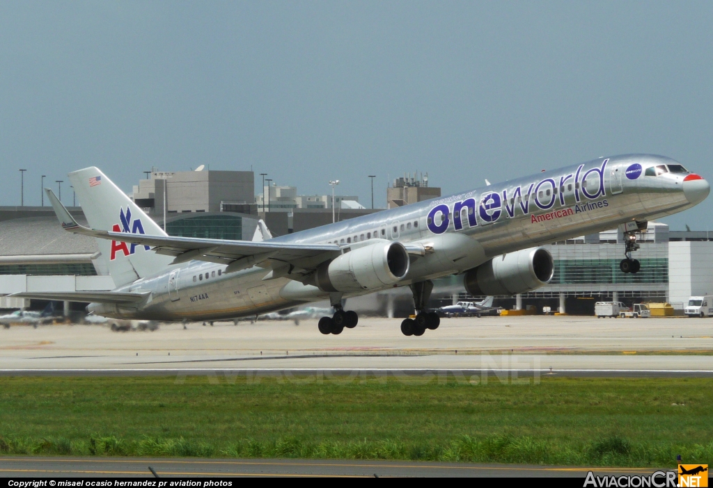 N174AA - Boeing 757-223 - American Airlines