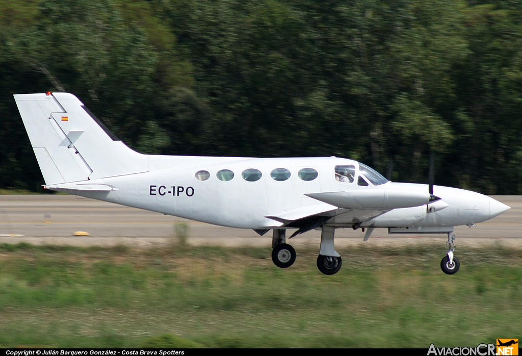 EC-IPO - Cessna 421B Golden Eagle - Center Vol