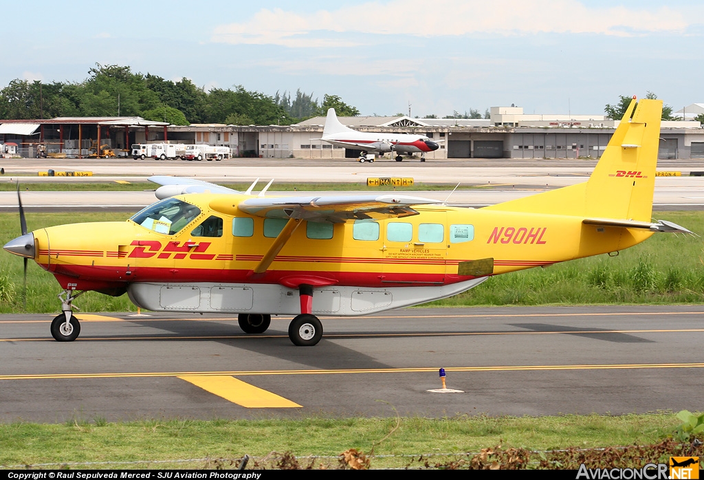 N90HL - Cessna 208A Cargomaster - DHL