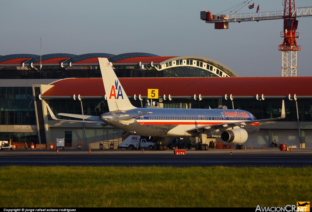 N697AN - Boeing 757-223 - American Airlines