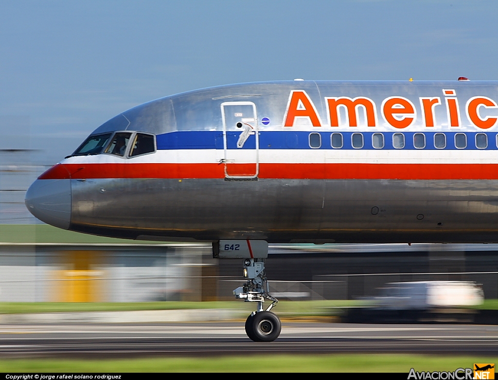 N697AN - Boeing 757-223 - American Airlines