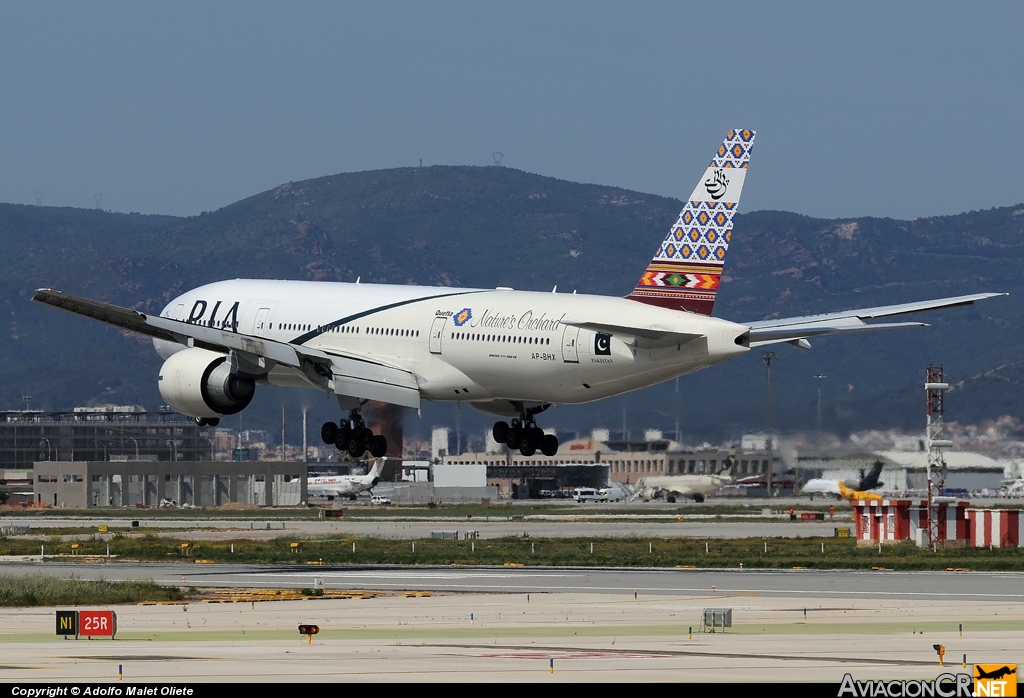 AP-BHX - Boeing 777-240/ER - Pakistan International Airlines (PIA)