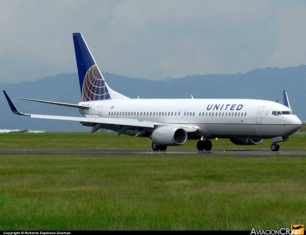 N76519 - Boeing 737-824 - United Airlines