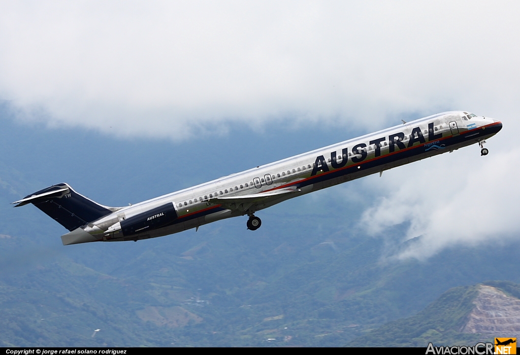 LV-BTW - McDonnell Douglas MD-88 - Austral Líneas Aéreas