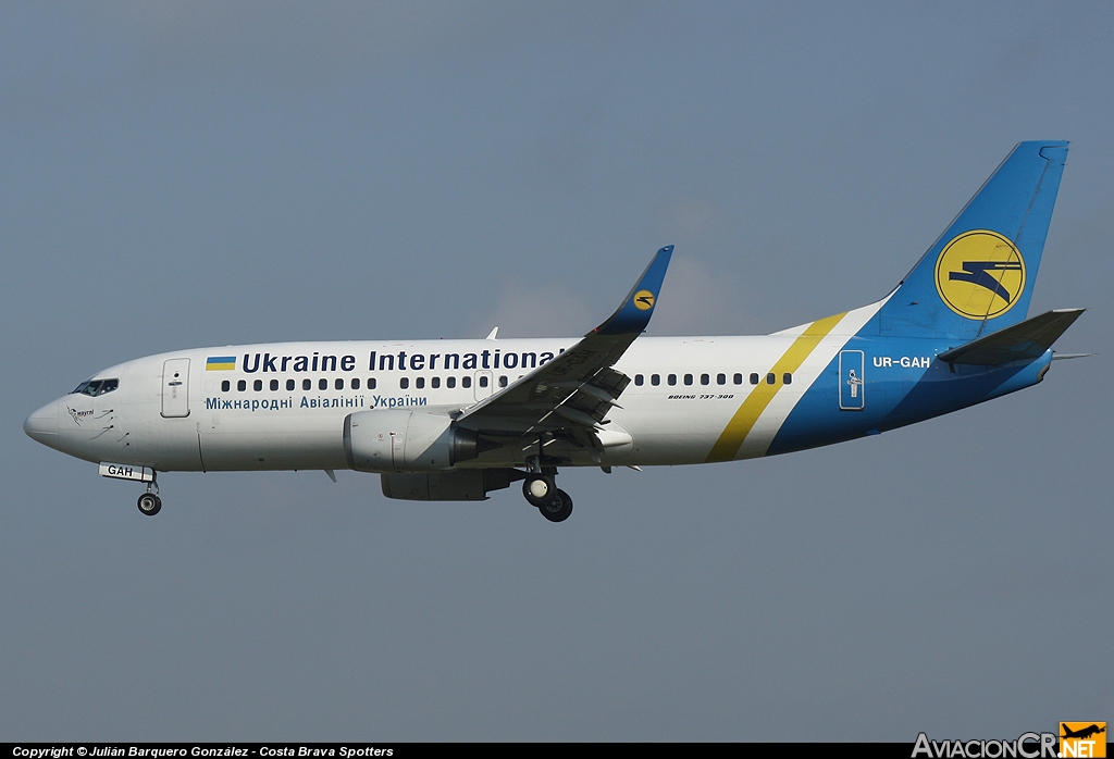 UR-GAH - Boeing 737-32Q - Ukraine International