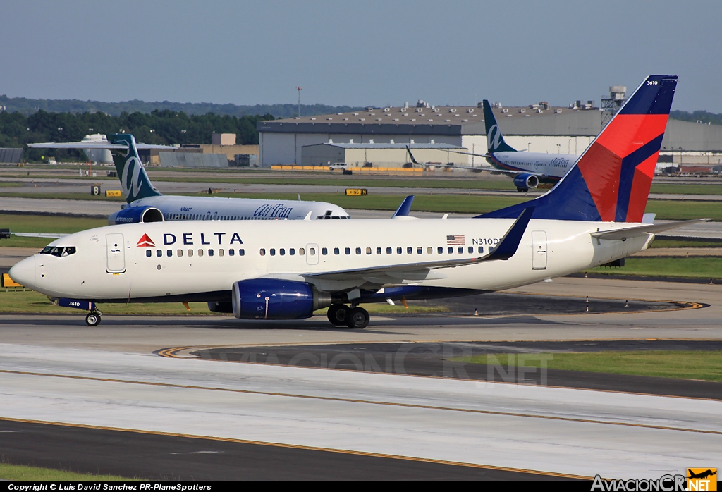 N310DE - Boeing 737-732 - Delta Airlines