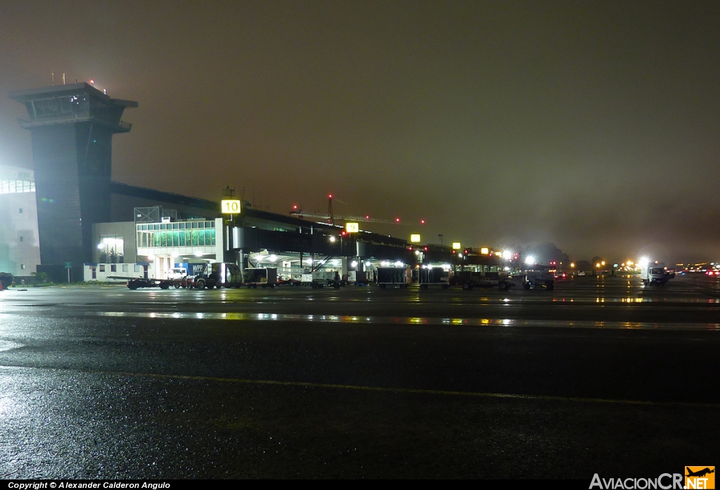  - Aeropuerto - Aeropuerto