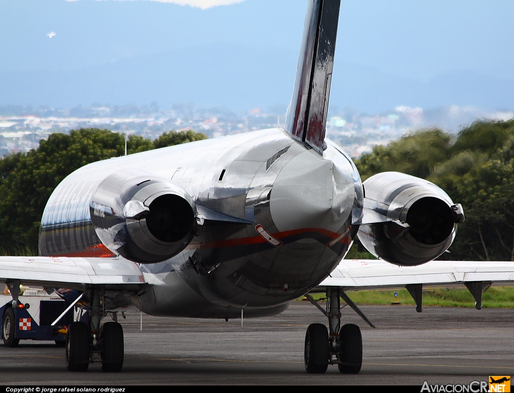 LV-BTW - McDonnell Douglas MD-88 - Austral Líneas Aéreas