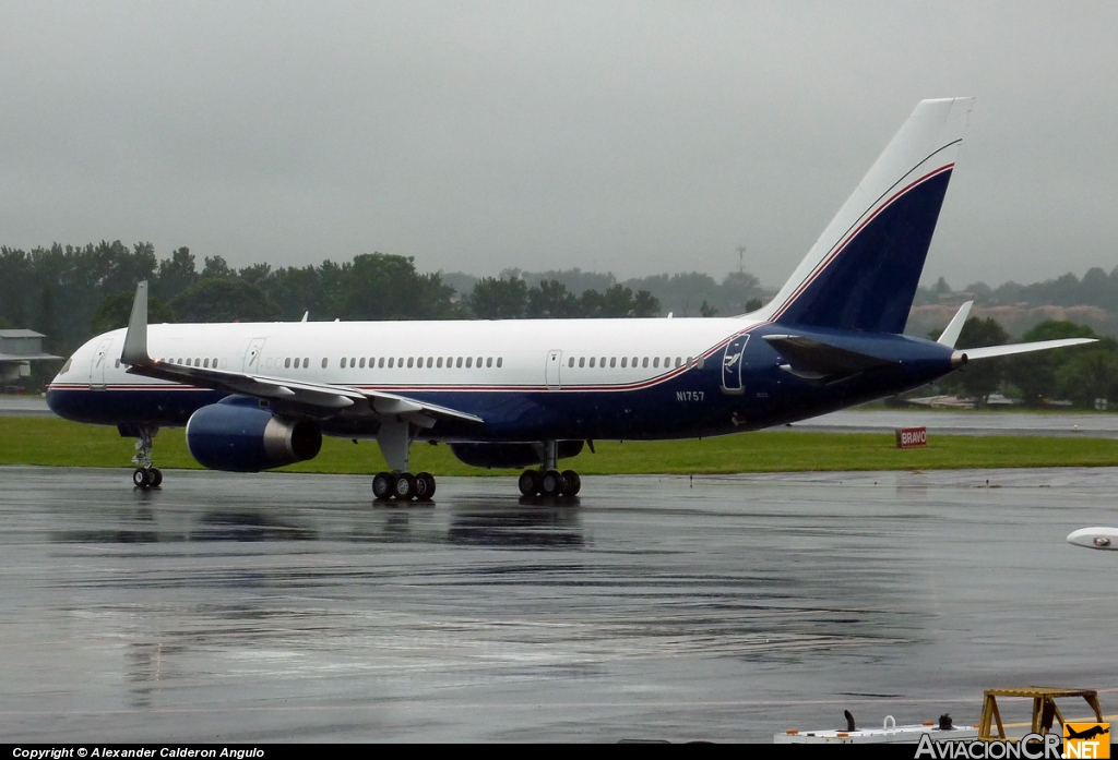 N1757 - Boeing 757-23A - Privado
