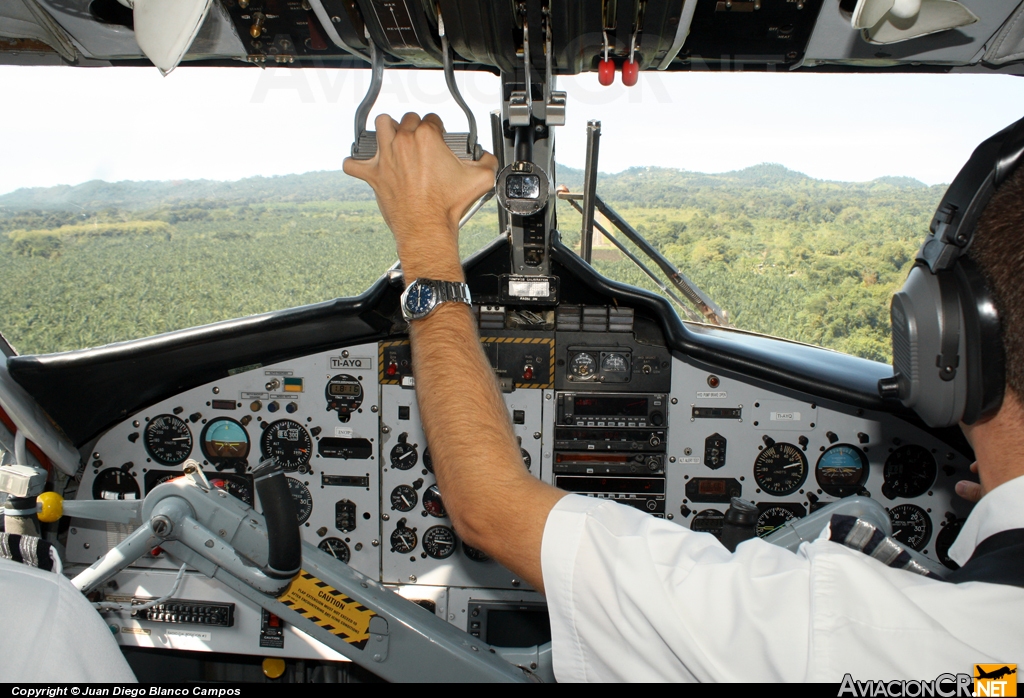 TI-AYQ - De Havilland Canada DHC-6-300 Twin Otter - Nature Air