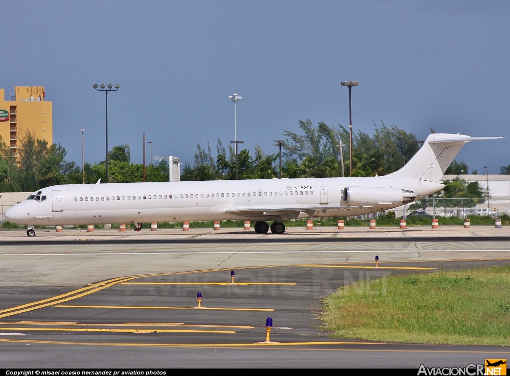 N982CA - Capital Airways - McDonnell Douglas MD-83