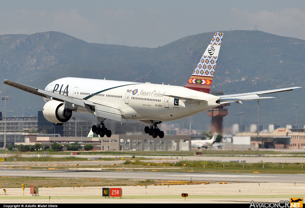 AP-BHX - Boeing 777-240/ER - Pakistan International Airlines (PIA)