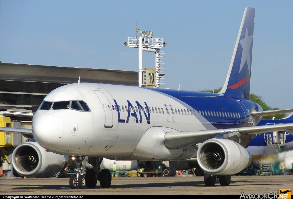 LV-BRA - Airbus A320-233 - LAN Argentina