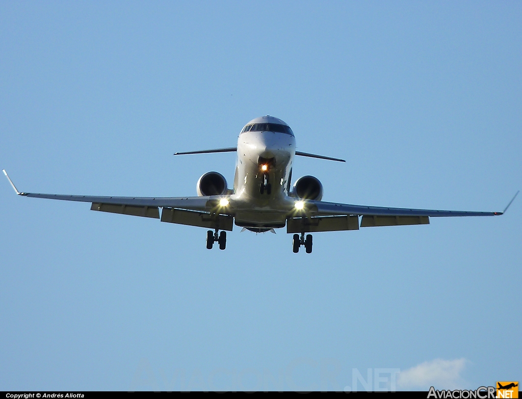 CX-CRA - Canadair CL-600-2D24 Regional Jet CRJ-900 - Pluna Uruguay