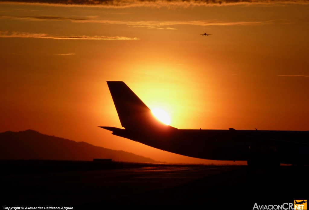 EC-IQR - Airbus A340-642 - Iberia