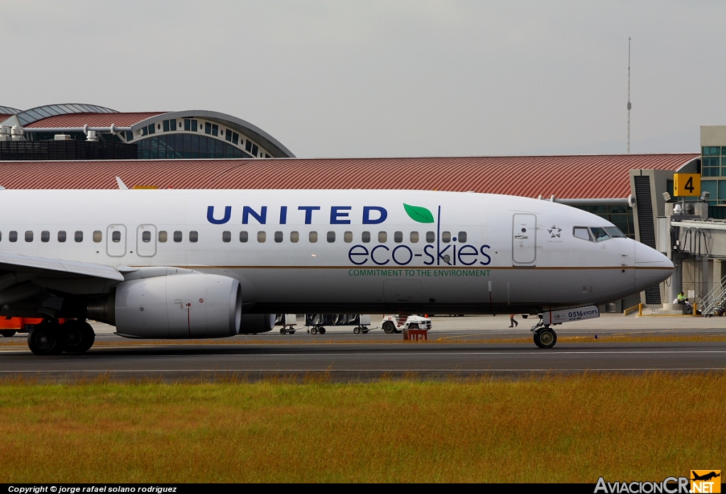 N76516 - Boeing 737-824 - United Airlines