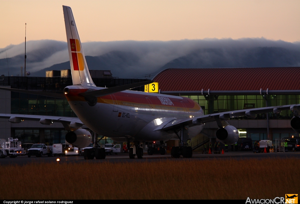 EC-KCL - Airbus A340-311 - Iberia