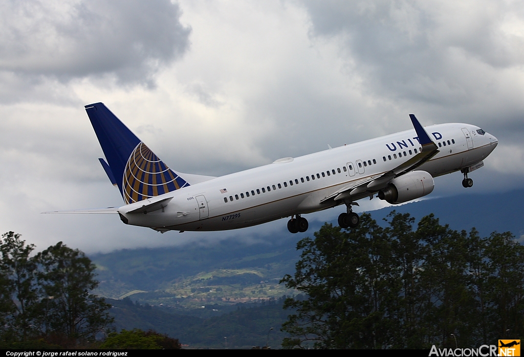 N77295 - Boeing 737-800 - United (Continental Airlines)