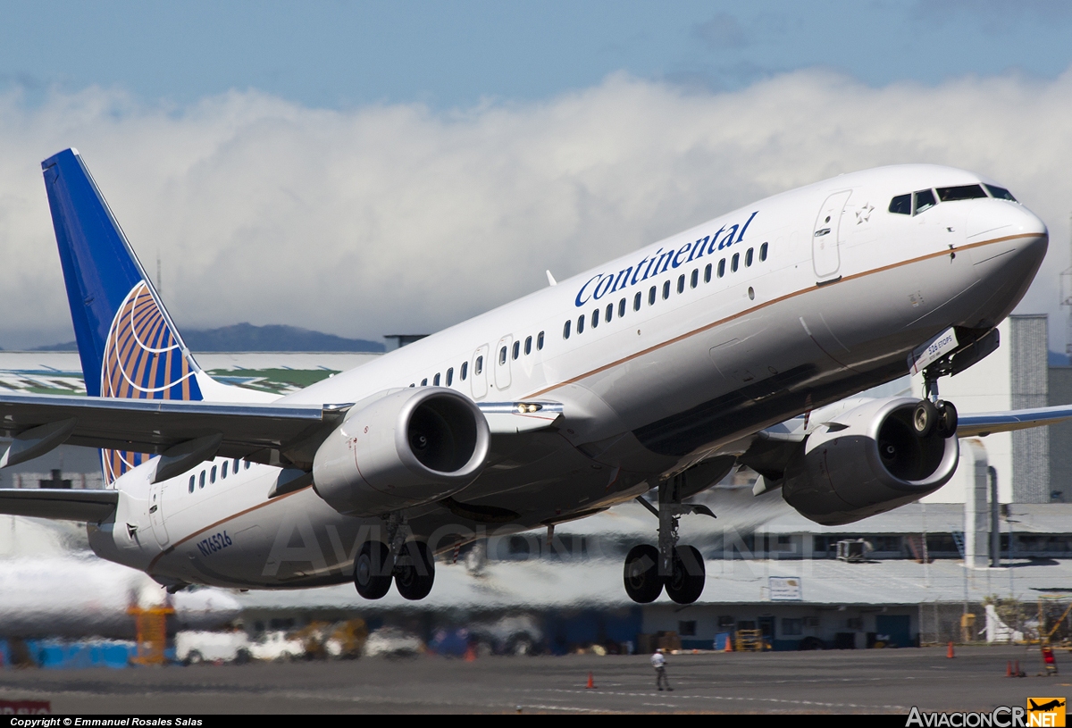 N76526 - Boeing 737-824 - United Airlines