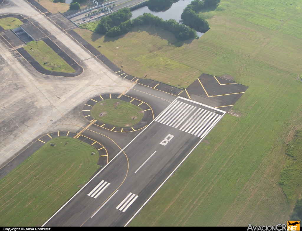 TJSJ - Pista de aterrizaje - Aeropuerto