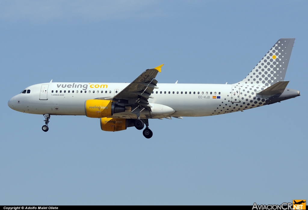 EC-KJD - Airbus A320-216 - Vueling