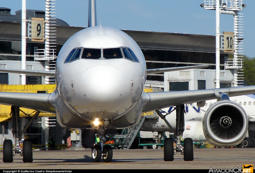 LV-BRA - Airbus A320-233 - LAN Argentina