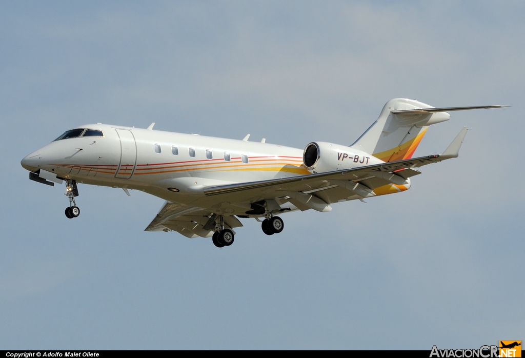 VP-BJT - Bombardier BD-100-1A10 Challenger 300 - Privado