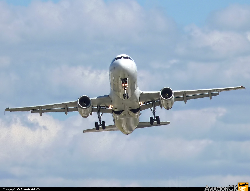 LV-BTM - Airbus A320-233 - LAN Argentina