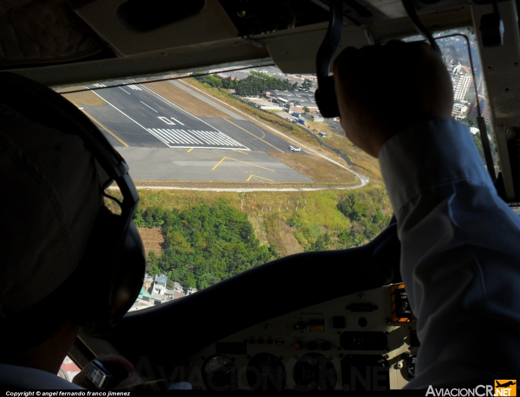 TG-JCA - De Havilland Canada DHC-6-300 Twin Otter - Aero Ruta Maya