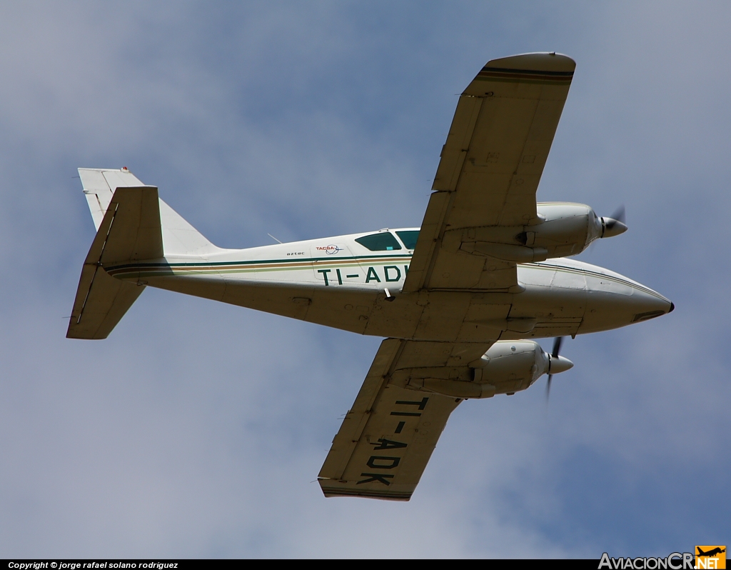 TI-ADK - Piper PA-23-250 Aztec C - TACSA