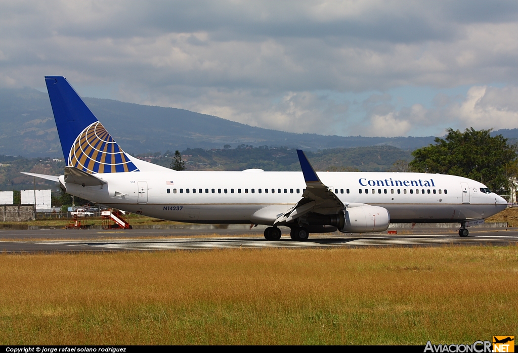 N14237 - Boeing 737-824 - Continental Airlines