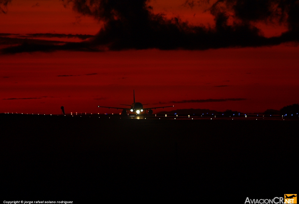 N680TA - Airbus A320-233 - TACA
